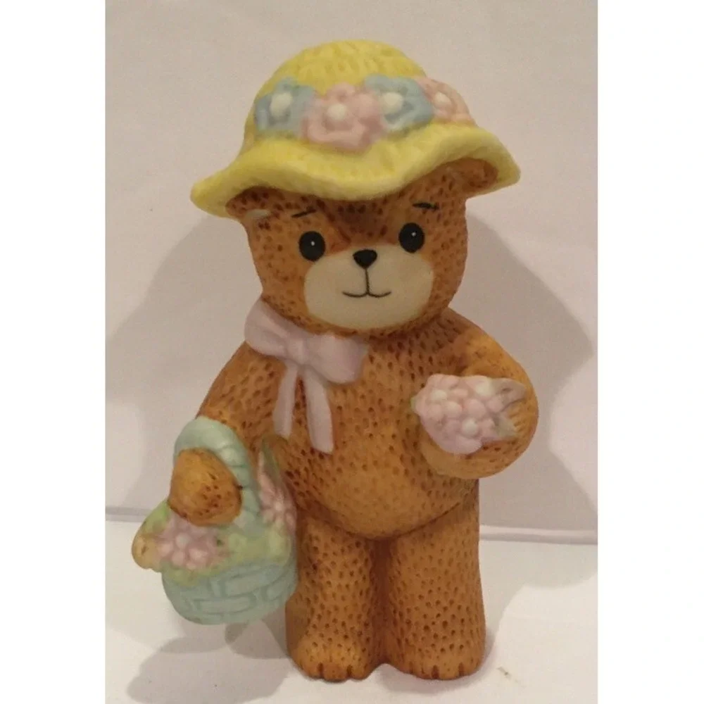 Lucy Rigg Bear Basket Hat Gathering Spring Flowers Enesco Lucy & Me 1982